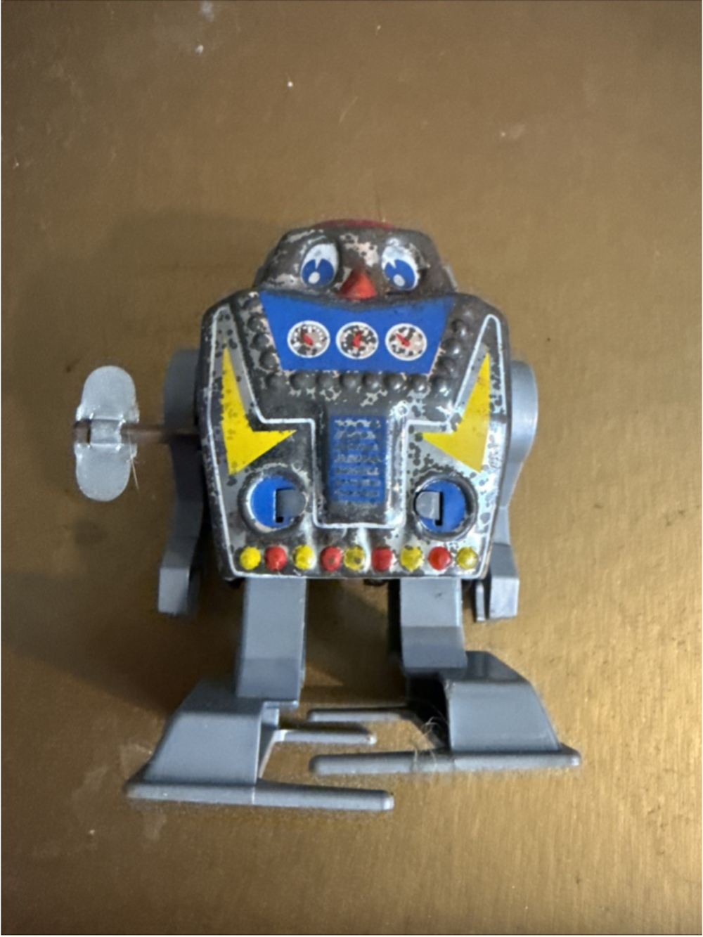 Vintage Tin Wind-Up ROBOT Yone NO 2134. Made In Japan.
